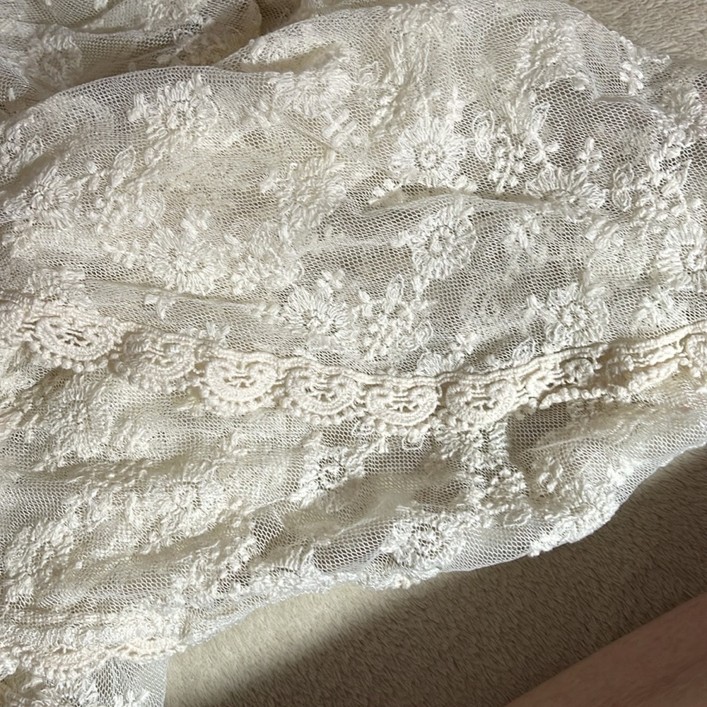 Lace Kimono SZ Small. Gorgeous - Picture 6 of 6
